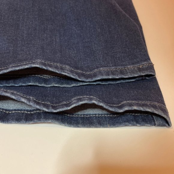 Lane Bryant Size 16S Mid Rise Straight Jeans Signa - Picture 8 of 11